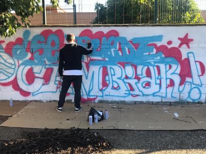 TALLER Y GRAFFITI en el IES Joaquin Romero Murube impartido por Dolar One en el POLIGONO SUR GRAFFITI 3000 VIVIENDAS SEVILLA
